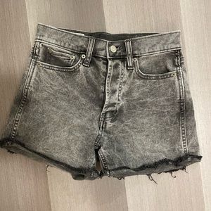 High-Rise Gap Cheeky Short Size 0/25”